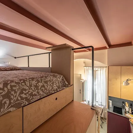 Apartment Xenia - Accogliente Pied-a-terre Sui Navigli Milan