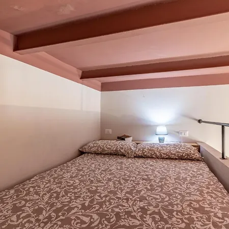 Xenia - Accogliente Pied-a-terre Sui Navigli Milan